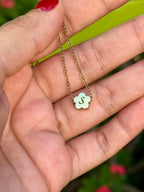 Collar con Dije de Flor - Letras