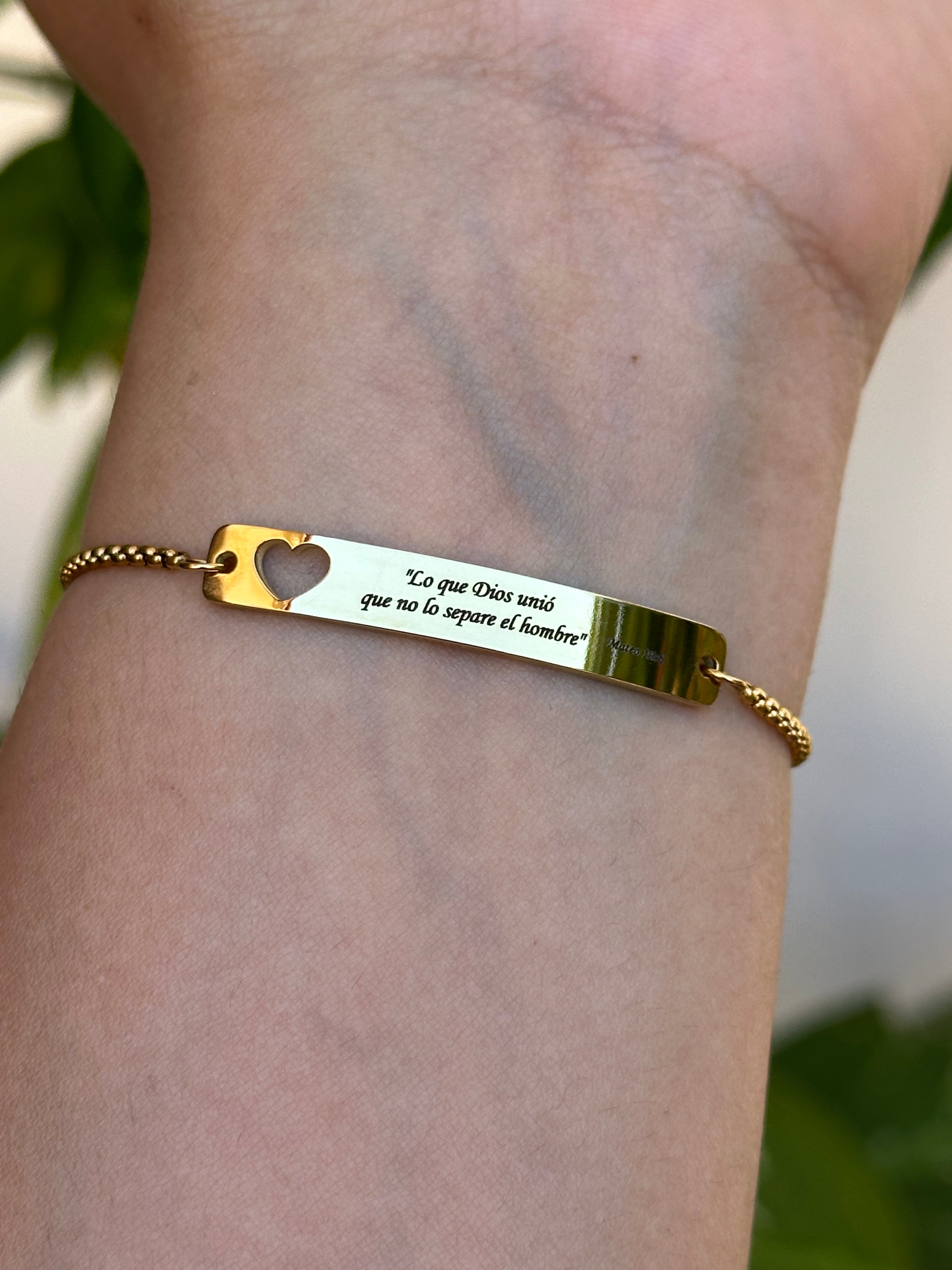 Pulsera con Placa y Corazón - Letras y/o Fotograbado