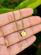 Collar con Dije de Flor - Letras