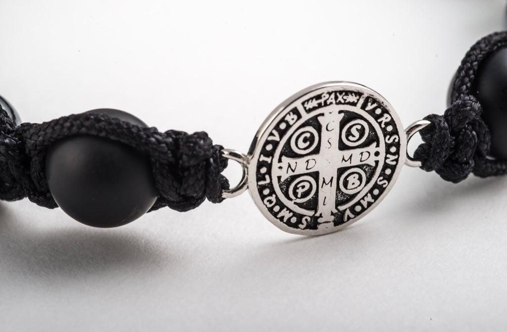 La poderosa Cruz de San Benito y Piedra Shungite