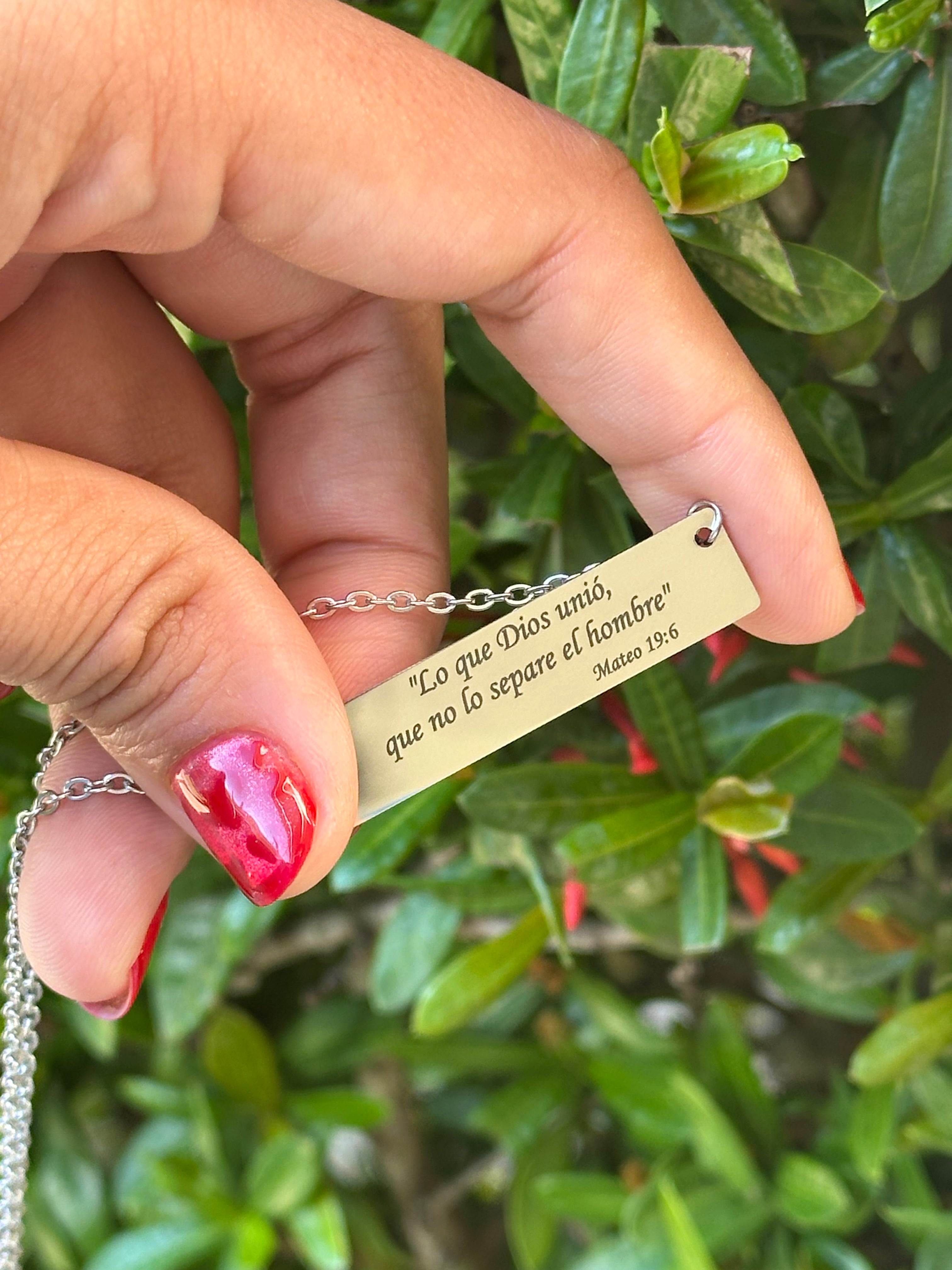 Collar con Placa - Letras y Fotograbado