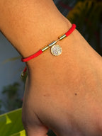 Hilo Rojo con Medalla San Benito Minimalista