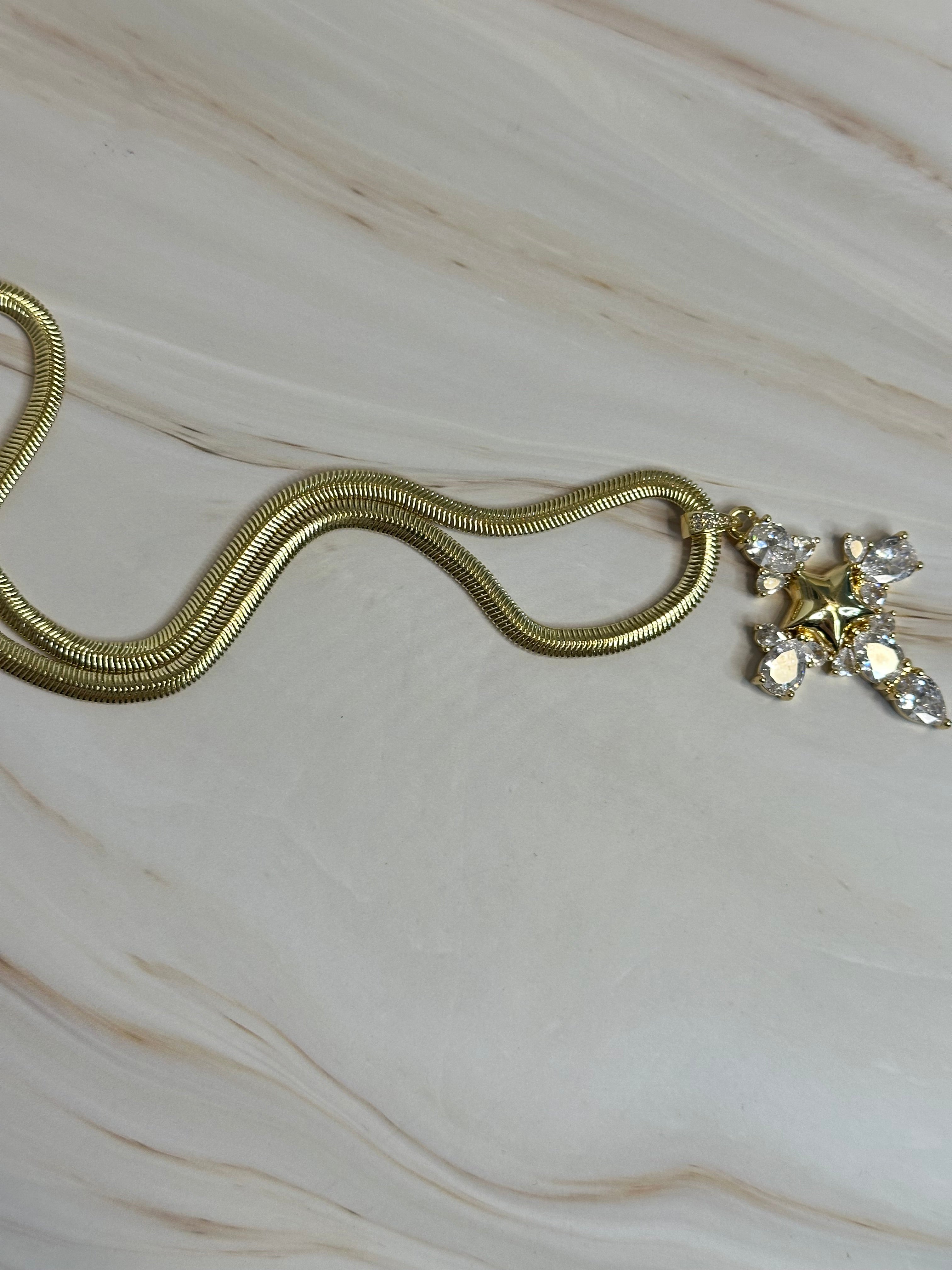 Collar Cruz y Estrella