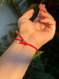 Hilo Rojo con Medalla San Benito Minimalista