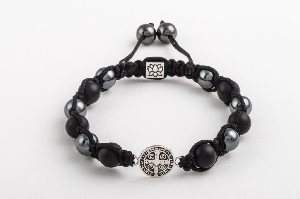 La poderosa Cruz de San Benito y Piedra Shungite