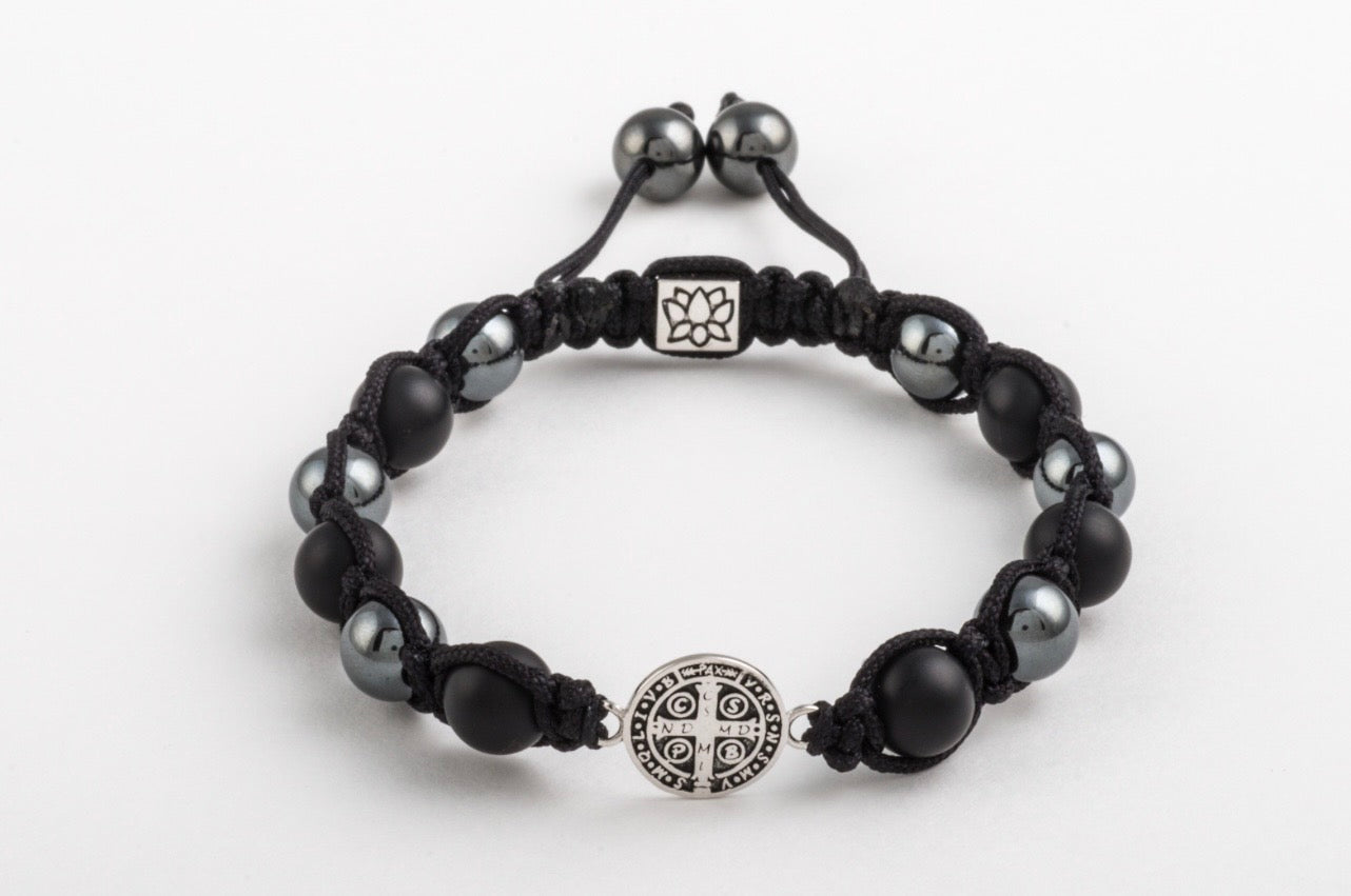 La poderosa Cruz de San Benito y Piedra Shungite