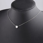 Collar con Dije de Flor - Letras