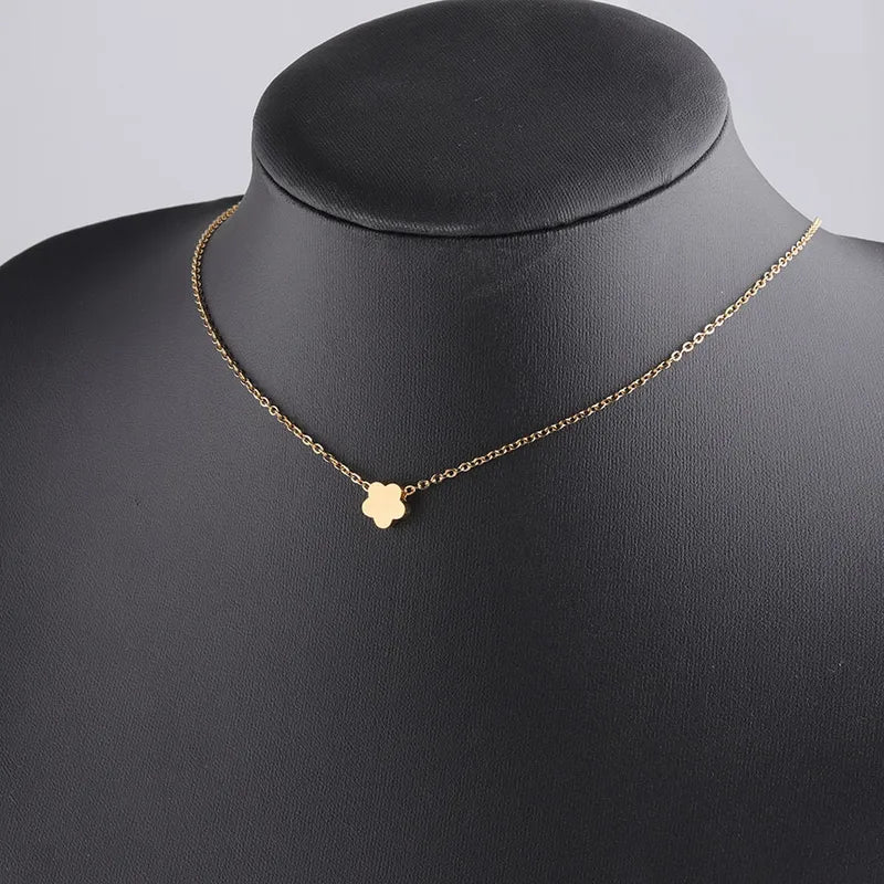 Collar con Dije de Flor - Letras