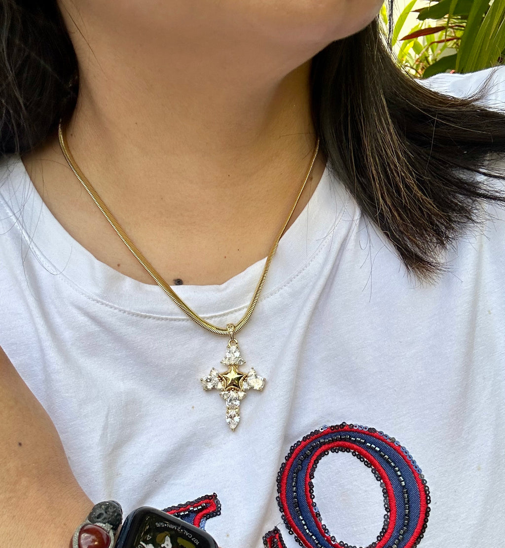 Collar Cruz y Estrella