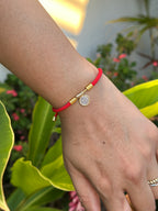 Hilo Rojo con Medalla San Benito Minimalista