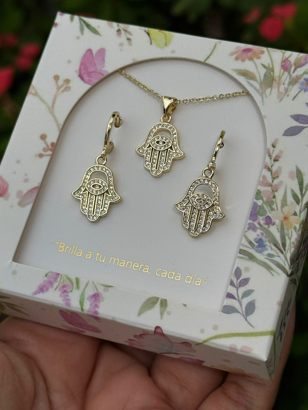 Juego de Aretes + Cadena de Mano de Fátima