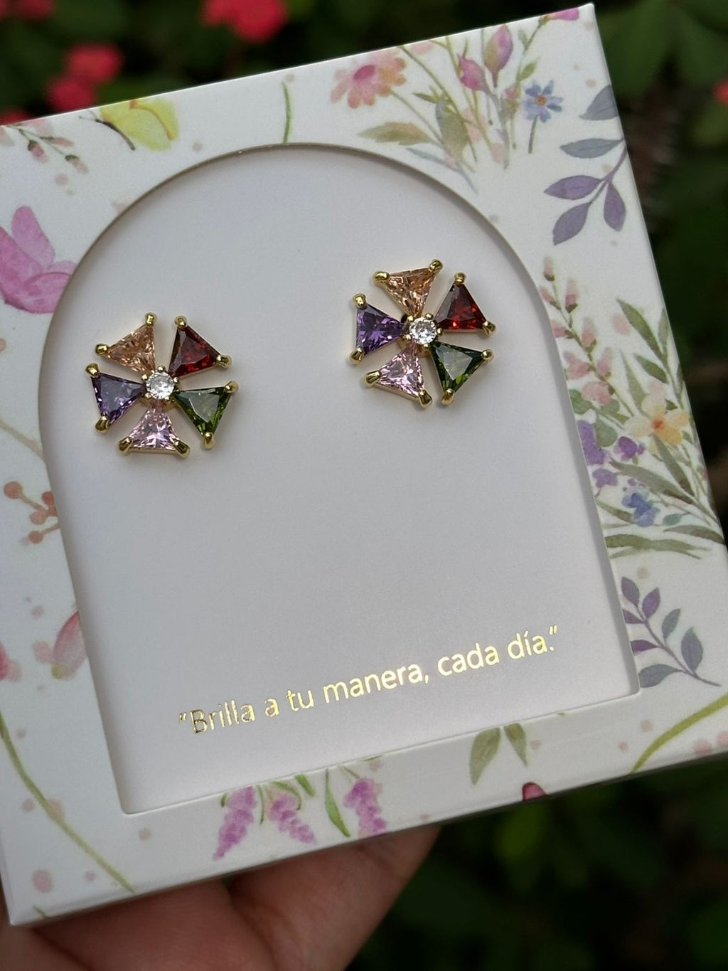 Aretes Esenciales Abanico Multicolor