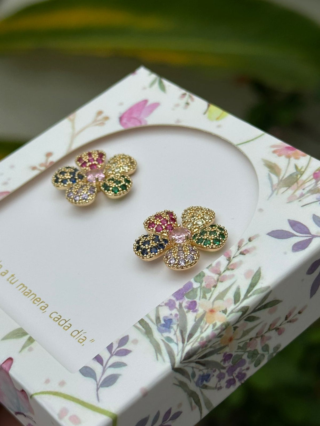 Arete Esencial Flor Multicolor