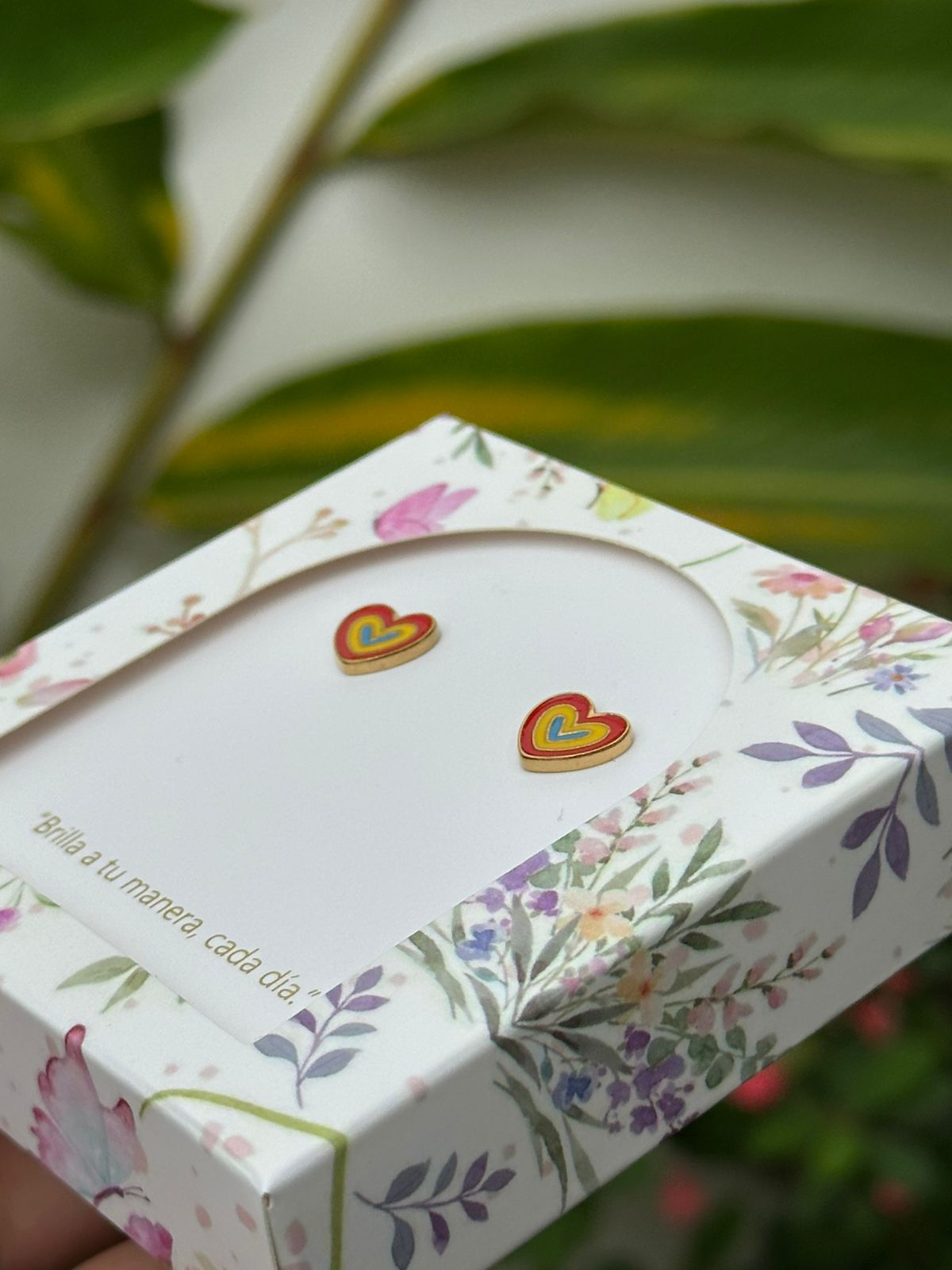 Aretes Esencial Corazón Arcoíris