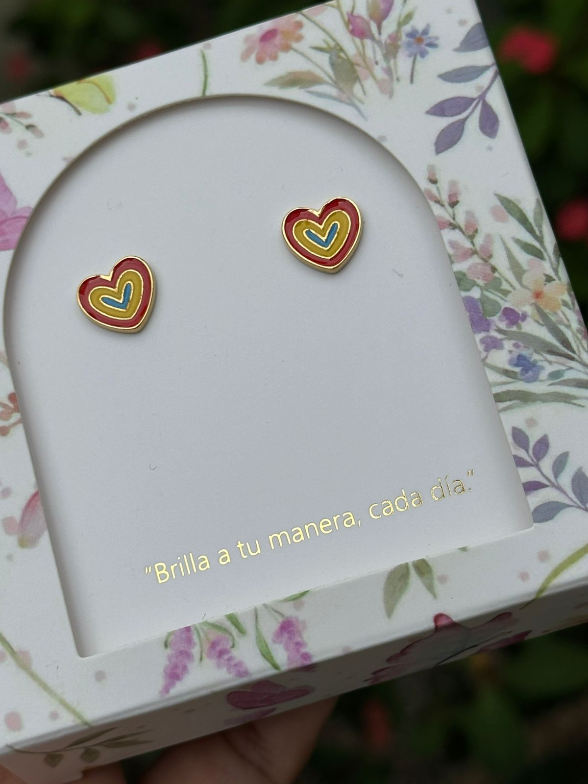 Aretes Esencial Corazón Arcoíris