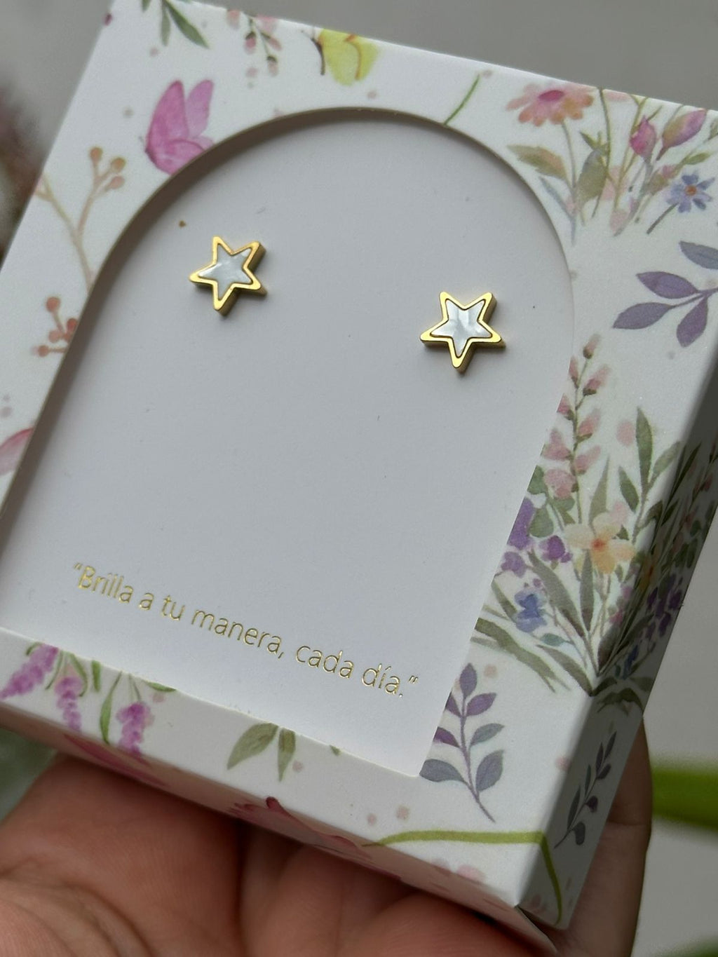 Aretes Esencial Mini Estrella Blanca