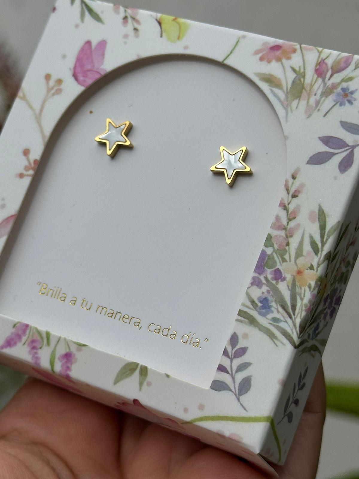 Aretes Esencial Mini Estrella Blanca
