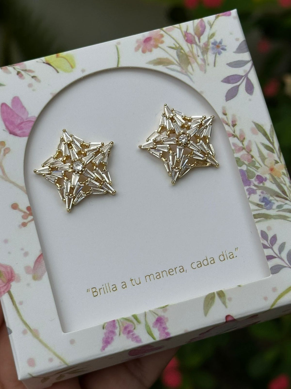 Aretes Esenciales Estrella Grande Circonia Blanca
