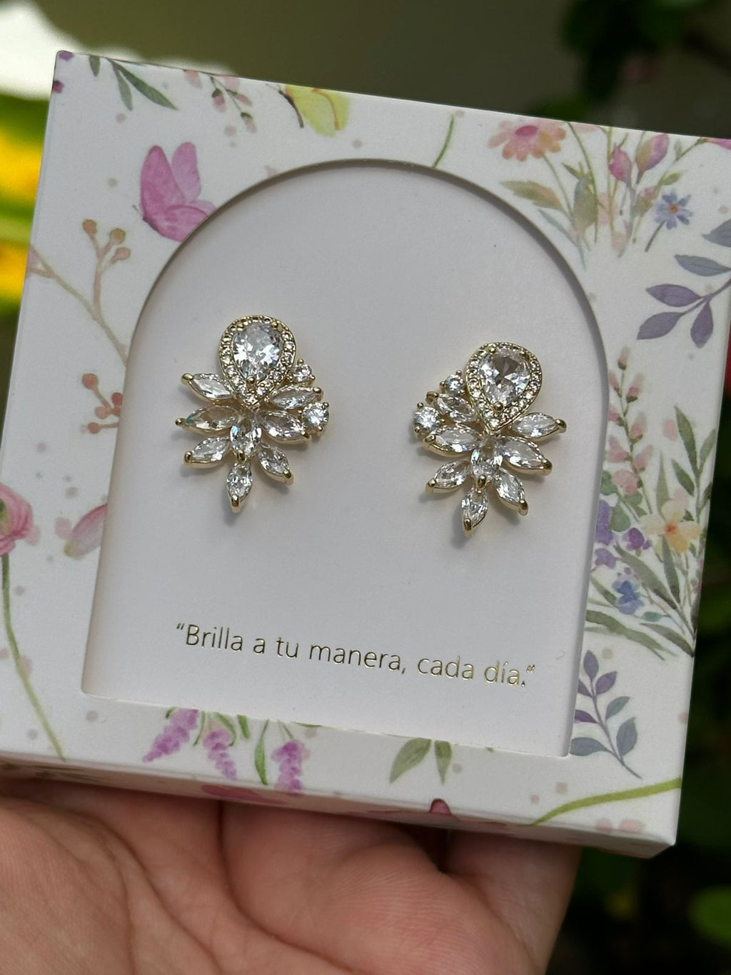 Aretes Flor Circonia Blanca