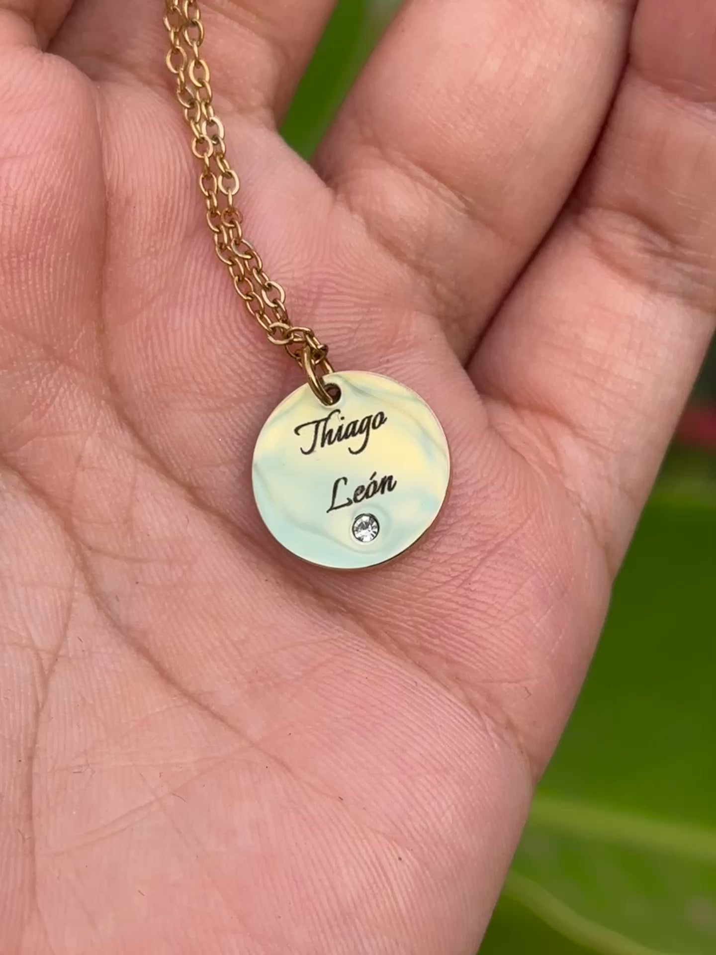 Hermoso Collar con Colgante Circular y Circonia - Letras y/o Fotograbado